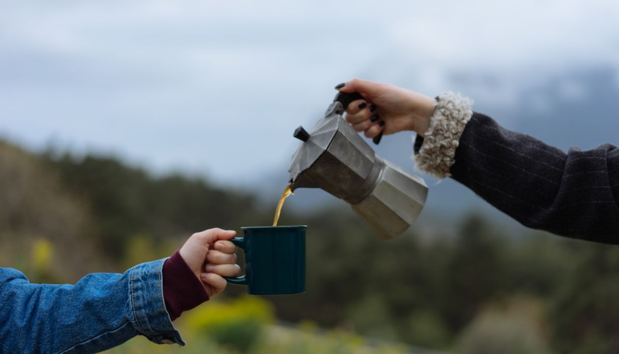 How to make coffee with stovetop espresso makers