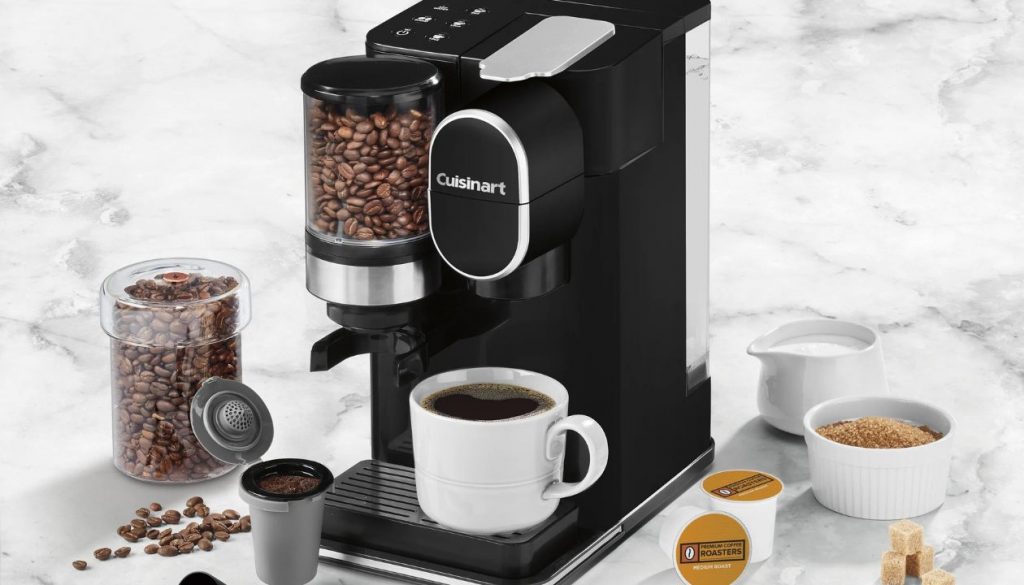 Single serve coffee maker with grinder built-in